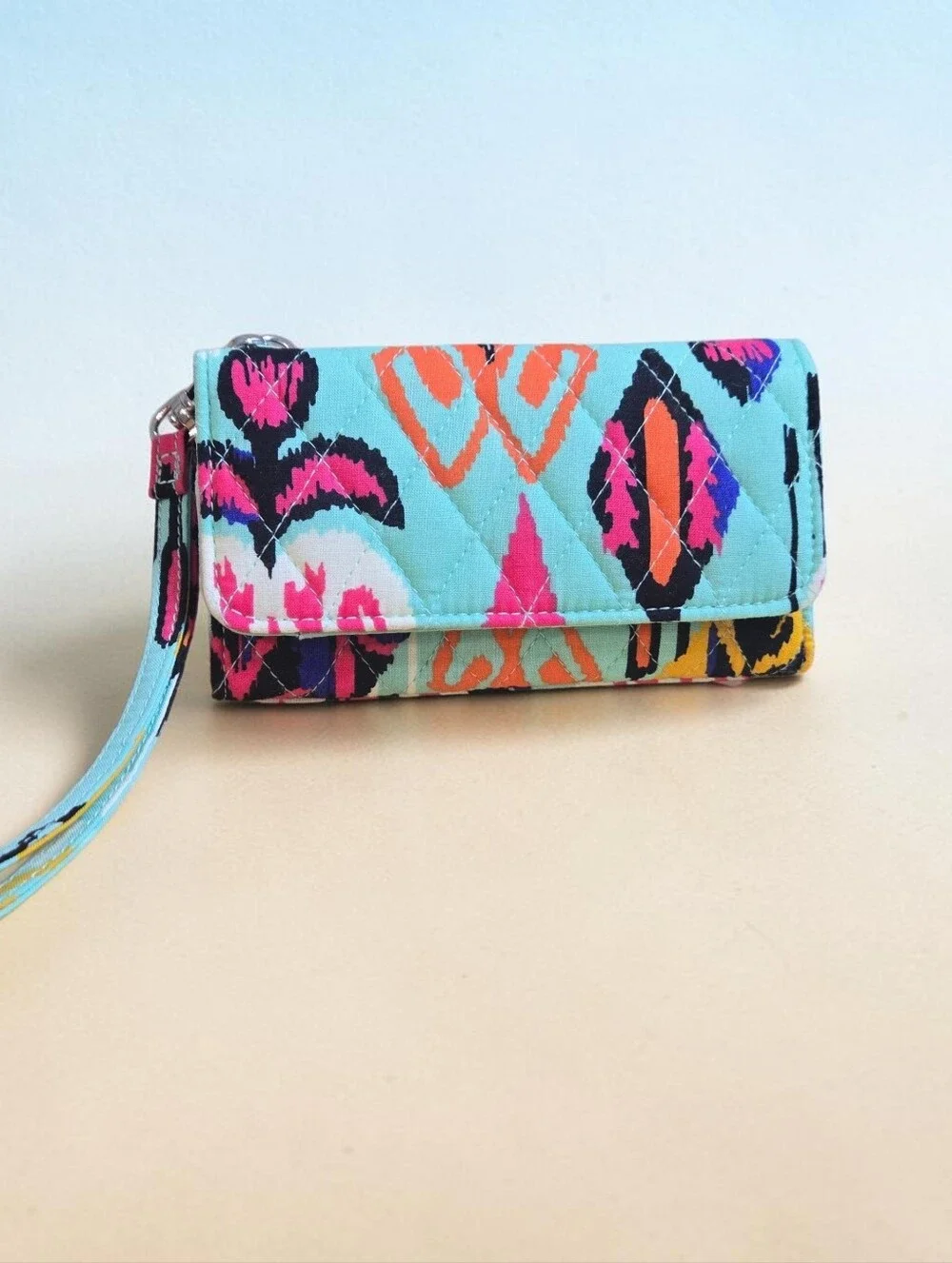 Vera Bradley bifold wristlet wallet